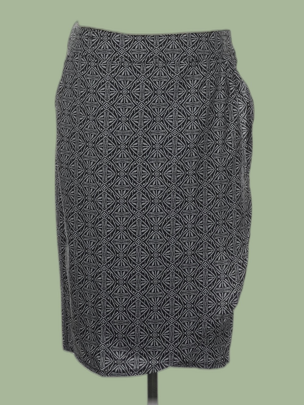 Ripskirt Hawaii Black and White Geometric Pencil Skirt